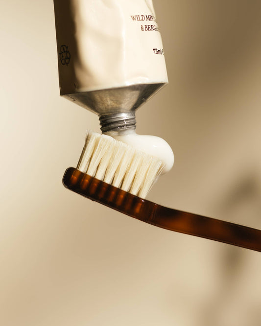 LARO Naturally Whitening Toothpaste